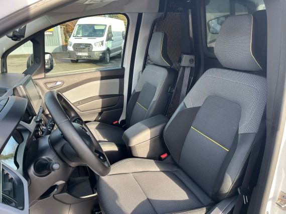 RENAULT Kangoo Kangoo Sésame-013.jpg